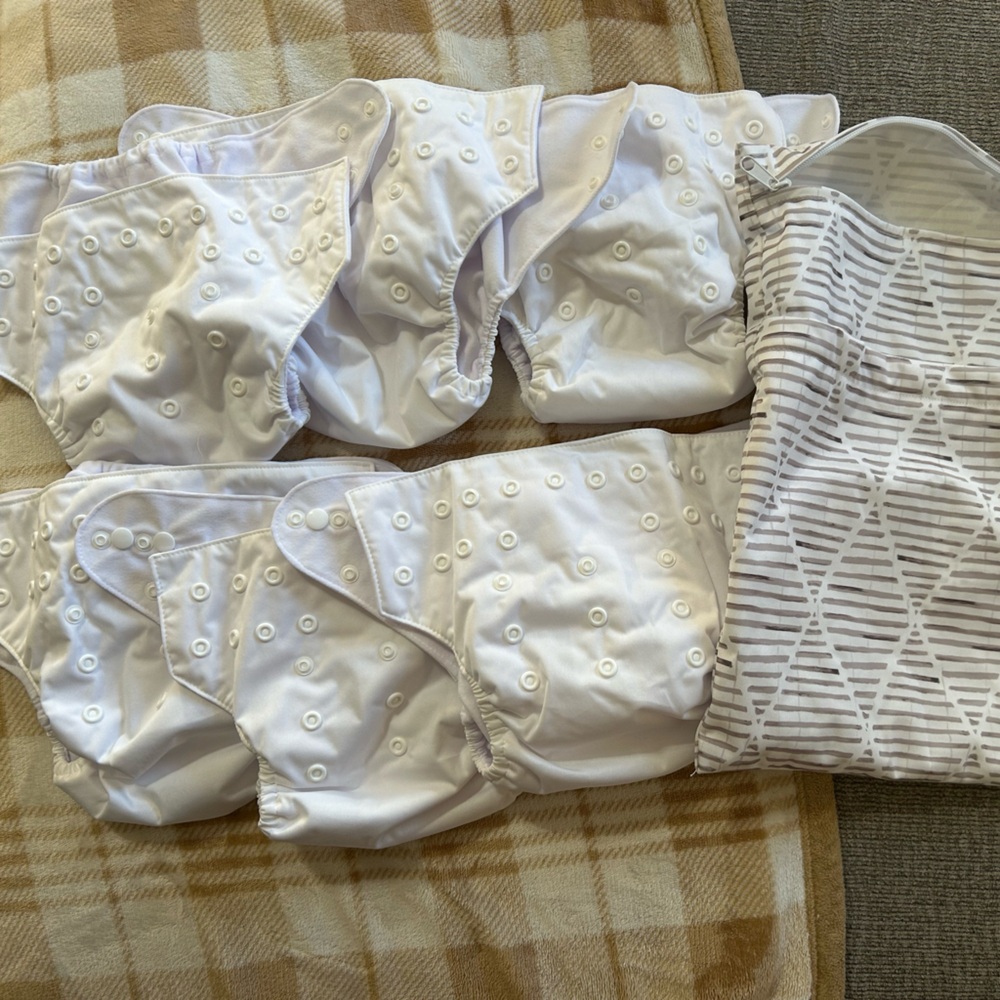 Nora’S Nursery set- White Cloth Diapers with Wet Bag